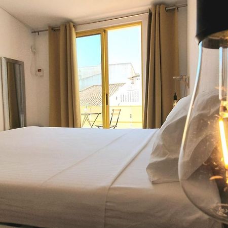 Lovelystay - Yellow Submarine House Lagos Luaran gambar