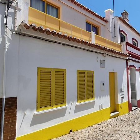 Lovelystay - Yellow Submarine House Lagos Luaran gambar