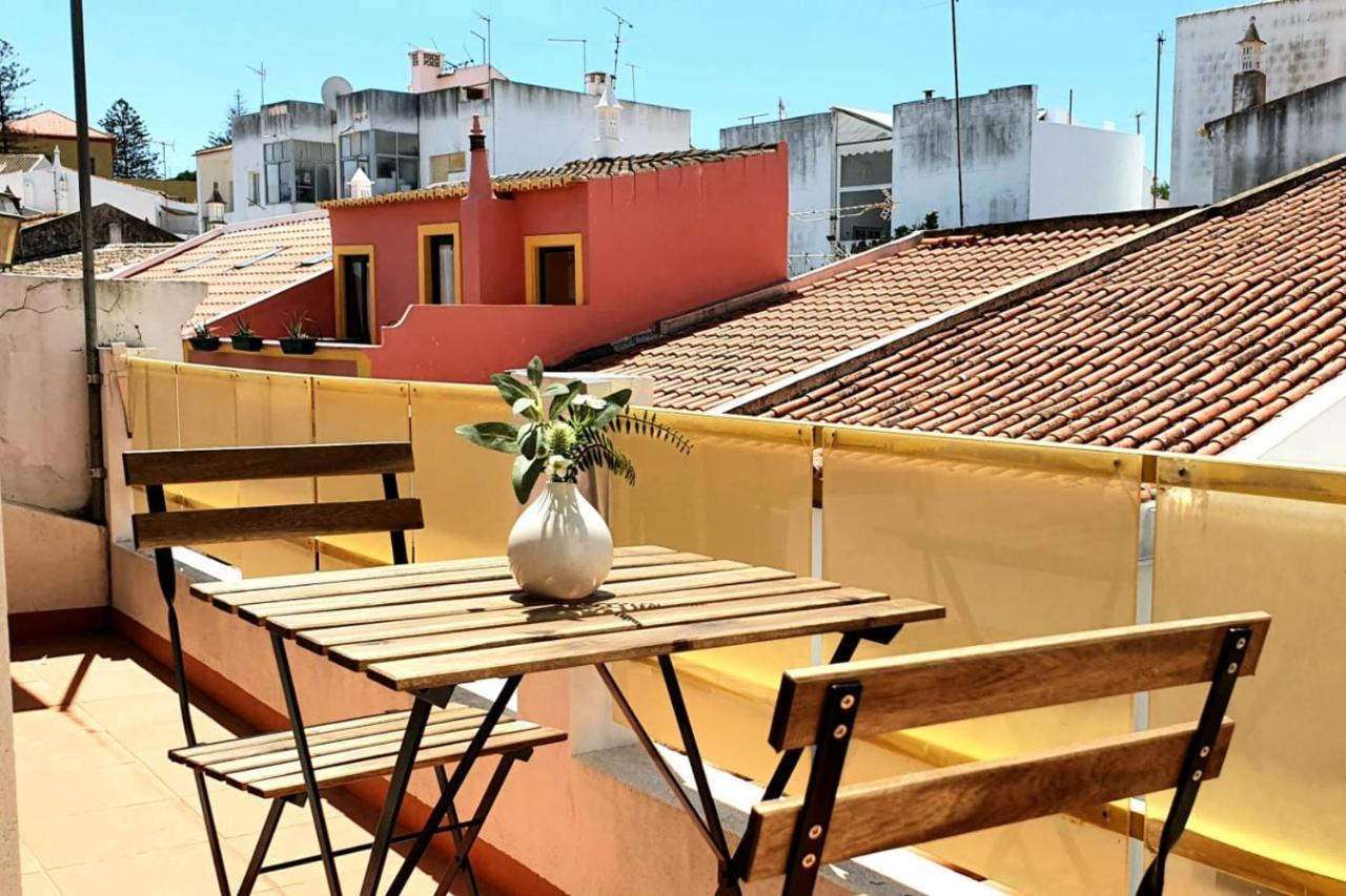Lovelystay - Yellow Submarine House Lagos Luaran gambar