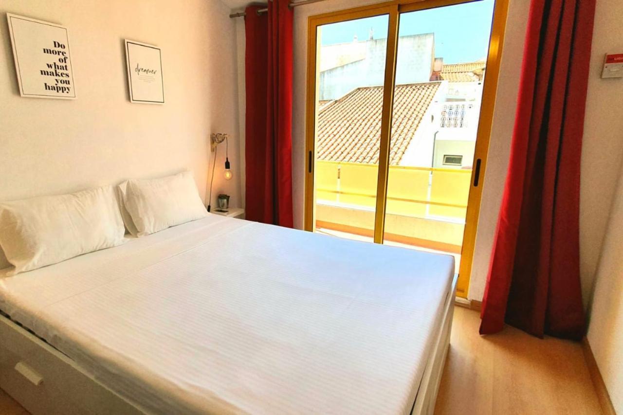 Lovelystay - Yellow Submarine House Lagos Luaran gambar