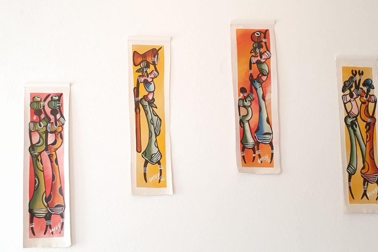 Lovelystay - Yellow Submarine House Lagos Luaran gambar