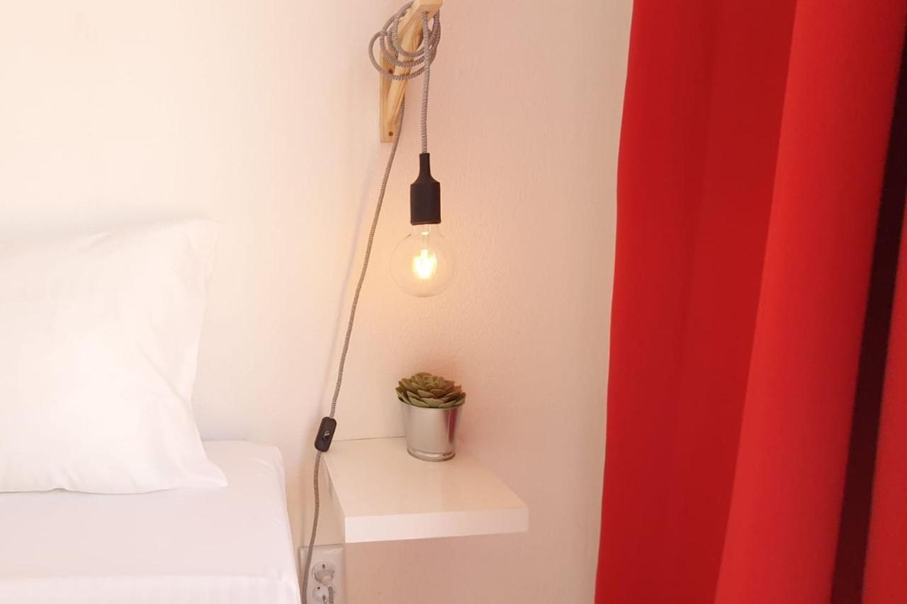 Lovelystay - Yellow Submarine House Lagos Luaran gambar