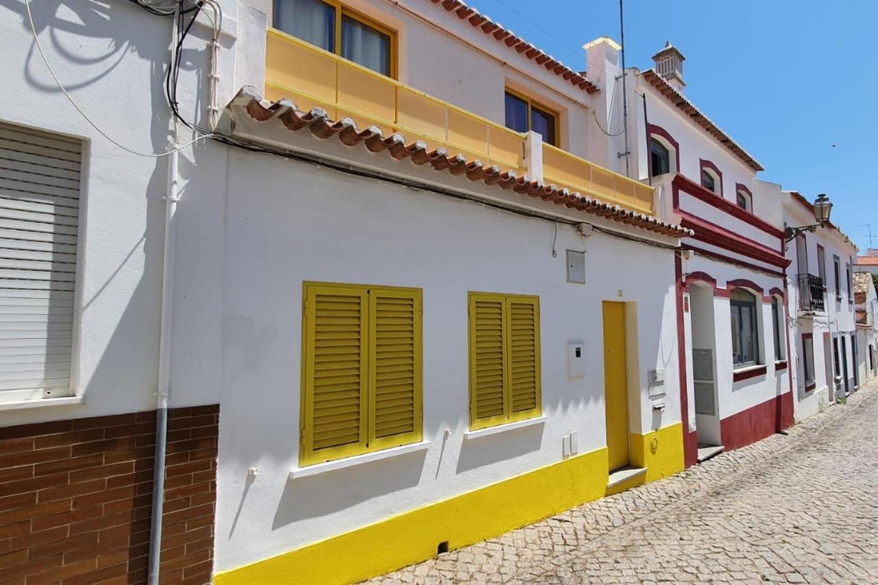 Lovelystay - Yellow Submarine House Lagos Luaran gambar