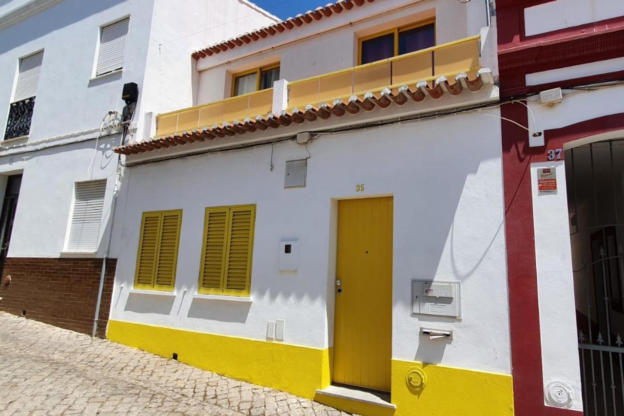 Lovelystay - Yellow Submarine House Lagos Luaran gambar