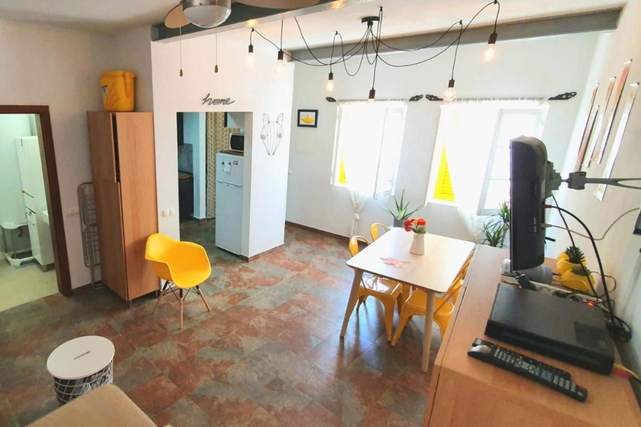 Lovelystay - Yellow Submarine House Lagos Luaran gambar